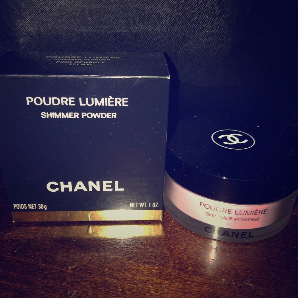 CHANEL Poudre Lumière shimmer powder